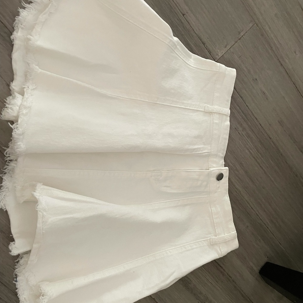 White jean material princess polly skirt! Size 8